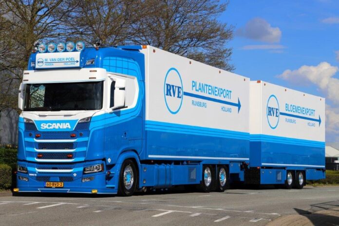 SCANIA NEXT GEN S590 MOTORWAGEN MET 2 ASSIGE WIPKAR  MICHEL VAN DER POEL / RVE