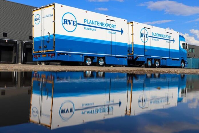 SCANIA NEXT GEN S590 MOTORWAGEN MET 2 ASSIGE WIPKAR  MICHEL VAN DER POEL / RVE - Afbeelding 4