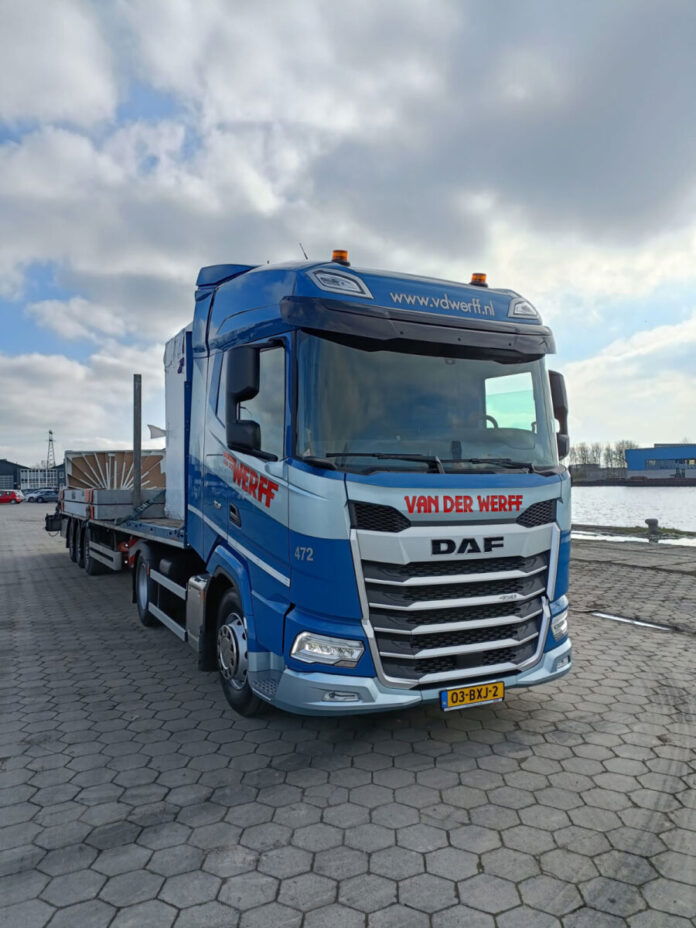 VAN DER WERFF LOGISTICS; DAF XF SH WITH SKY LIGHTS 4X2 FLATBED TRAILER - 3 AXLE