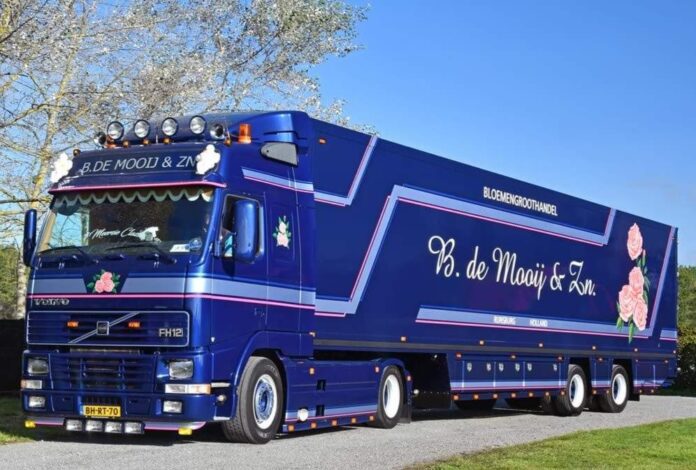 VOLVO FH 12 GLOBETROTTER MET 2 ASSIGE BLOEMENTRAILER   B. DE MOOIJ   & ZN