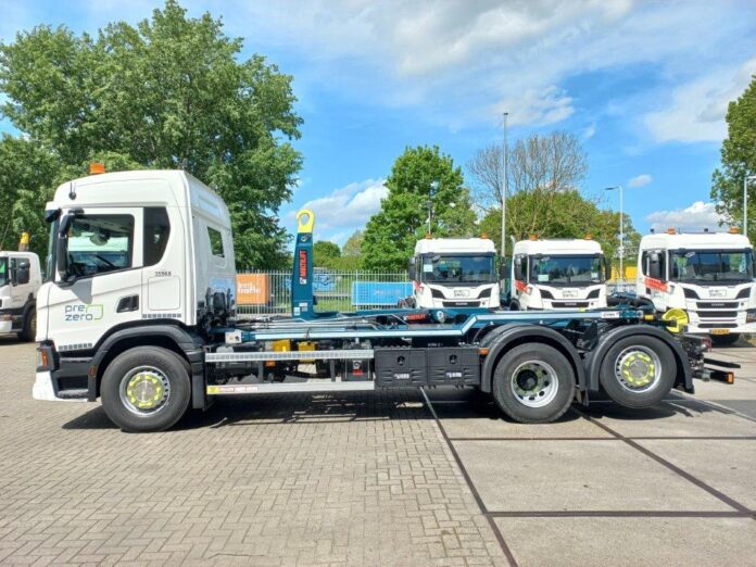 SCANIA  P370 MOTORWAGEN MET HAAKARMOPBOUW EN 40 M3 CONTAINER   PREZERO - Afbeelding 4