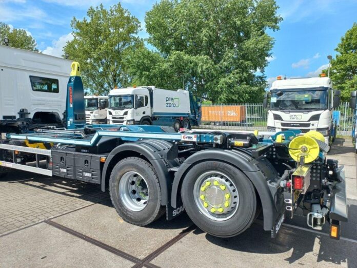 SCANIA  P370 MOTORWAGEN MET HAAKARMOPBOUW EN 40 M3 CONTAINER   PREZERO - Afbeelding 6