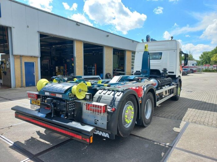 SCANIA  P370 MOTORWAGEN MET HAAKARMOPBOUW EN 40 M3 CONTAINER   PREZERO - Afbeelding 7