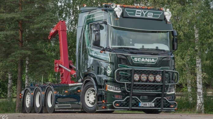 BYe Peab Asfalt; SCANIA R NORMAL CR20N RIGED TRUCK WITH HOOKLIFT SYSTEM 8X4 HOOKLIFT CONTAINER DRAWBAR TRAILER - 3 AXLE + ASPHALT CONTAINER - Afbeelding 2