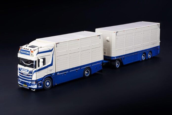 SCANIA  R SERIE HIGH ROOF 4X2  LIVESTOCK TRAILER  COMBINATIE  BERGSMA