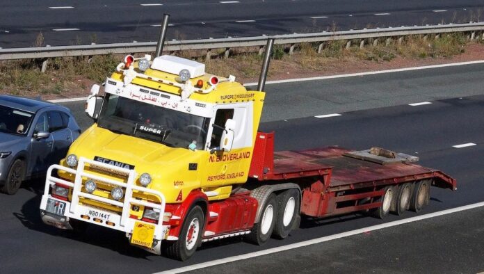 SCANIA  4 SERIE TORPEDO MET 3 ASSIGE SEMI DIEPLADER   OVERLAND MIDDLE EAST LINE - Afbeelding 3