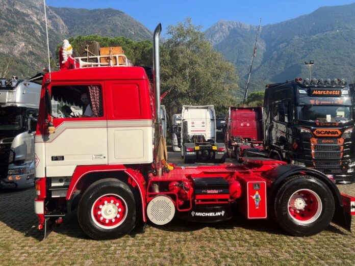 VOLVO F 12  4X2 DOLCETT - Afbeelding 2