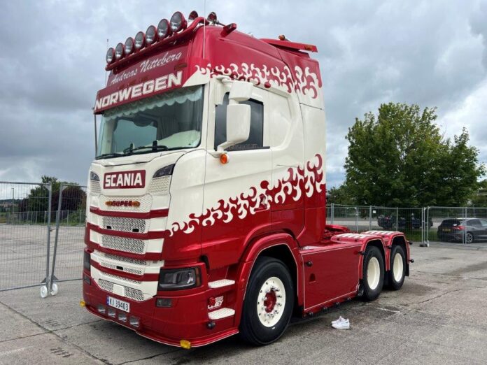 SCANIA  NEXT GEN HIGHLINE 6X2 SLEEPAS   NITTEBERG (VERPAKT MET LUXE GIFTBOX ) - Afbeelding 7