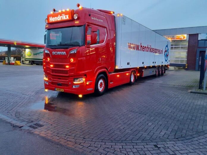SCANIA  NGS 530 4X2 TREKKER MET 3 ASSIGE EKERI KOELOPLEGGER HENDRIKX EXPRESS - Afbeelding 9