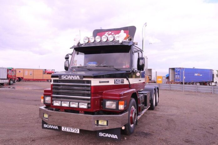 SCANIA  142 TORPEDO 6X2 SLEEPAS TREKKER  BIRKEBEKK - Afbeelding 3