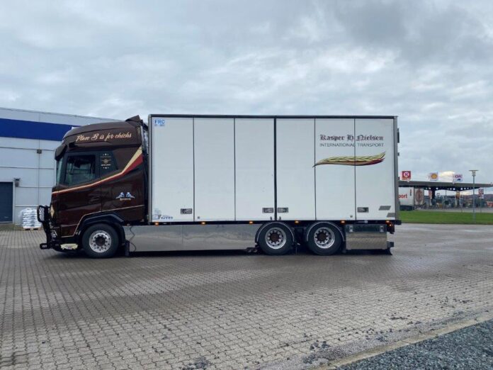 DAF XG + MOTORWAGEN MET 3 ASSIGE SCHAMELAANHANGER  KASPER H. NIELSEN - Afbeelding 2