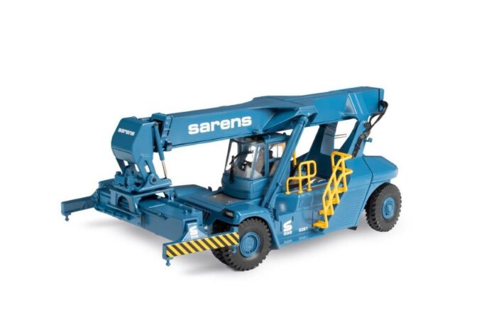     SARENS CONTAINER REACH STACKER   