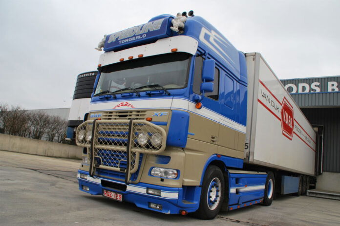 SPEEDLINE; DAF XF95 SUPER SPACE CAB 4X2 - Afbeelding 4
