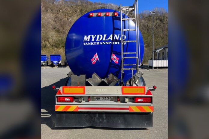 MYDLAND; SCANIA S HIGHLINE CS20H 6X4 TANK TRAILER - 3 AXLE - Afbeelding 5
