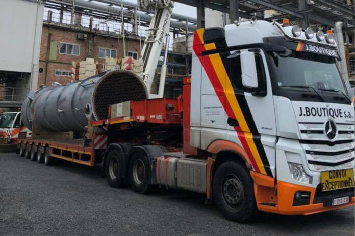 J. BOUTIQUE S.A.; MERCEDES-BENZ ACTROS BIG SPACE 6X4 MANOOVR - 5 AXLE - Afbeelding 5