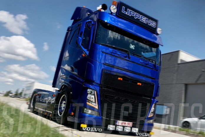 LIPPENS; VOLVO FH4 SLEEPER CAB 4X2