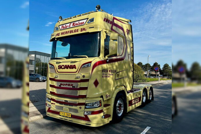 Peter E. Nielsen; SCANIA S HIGHLINE CS20 | WSI Models