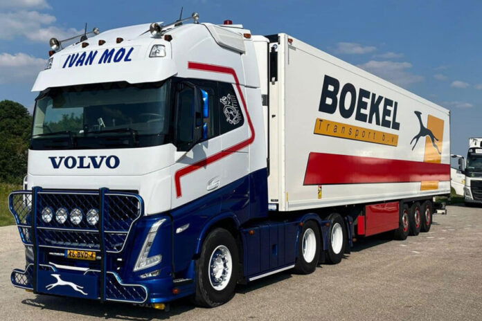 Ivan Mol Transport; VOLVO FH5 GLOBETROTT | WSI Models