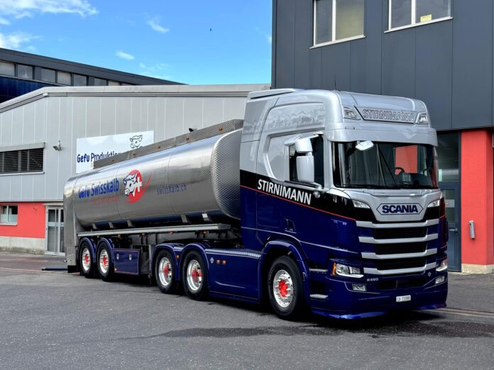 SCANIA CR20H 6X2 BOOGIE  WITH 2 AXLE TANK TRAILER  ( CHROME) STIRNIMANN     TRANSPORT AG - Afbeelding 6