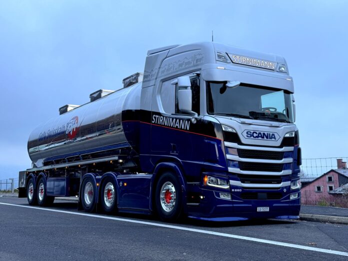 SCANIA CR20H 6X2 BOOGIE  WITH 2 AXLE TANK TRAILER  ( CHROME) STIRNIMANN     TRANSPORT AG - Afbeelding 3