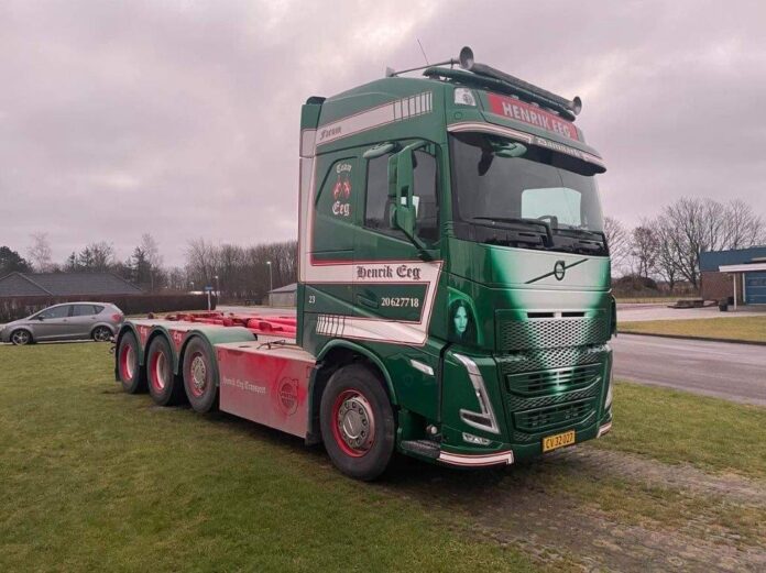 VOLVO FH05 GLOBETROTTER HAAKARM  MET AANHANGER  HENDRIK EEG - Afbeelding 4