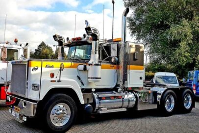   MACK RW SUPERLINER 6X4 MET 3 ASSIGE BROSHUIS DIEPLADER VAN DEN HERIK  