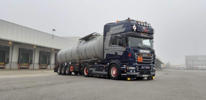 SCANIA  R SERIE TOPLINE 4X2 TREKKER MET 3 ASSIGE TANKOPLEGGER  SL LOGISTICS - Afbeelding 4
