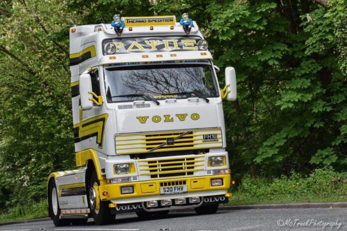 VOLVO  FH 12 GLOBETROTTER XL 4X2 VERPAKT IN EEN LUXE GIFTBOX   PAYNE GREEK - Afbeelding 3