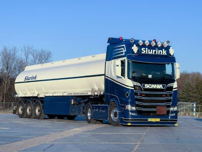 SCANIA  NGR 4X2 TREKKER MET 3 ASSIGE BRANDSTOFOPLEGGER   SLURINK