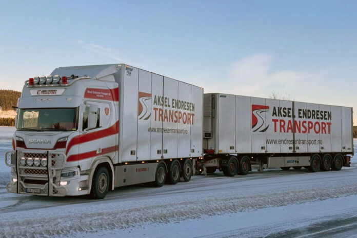 AKSEL ENDRESEN TRANSPORT AS; SCANIA R HIGHLINE CR20H RIGED BOX TRUCK 8X4 REEFER TRAILER - 3 AXLE DRAW BAR I DOLLY HIGH