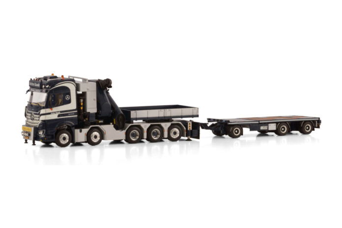 ARJEN KANDT; MERCEDES-BENZ AROCS MP5 BIG SPACE 10X4 FLATBED DRAWBAR TRAILER - 3 AXLE WITH PALFINGER PK 165.002 TEC 7 + JIB BALLAST BOX + HITCH - Afbeelding 2