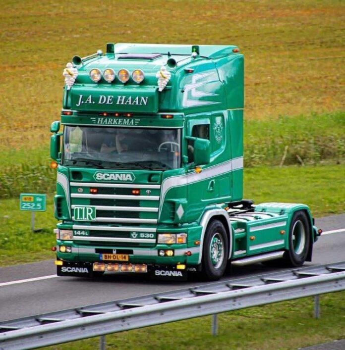 WSI  SCANIA  4 SERIES    TOPLINE  4X2  J.A. DE HAAN  EXCLUSIEF MODEL