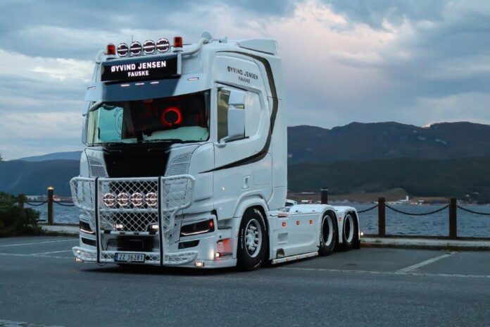 SCANIA NEXT GEN R SERIE HIGHLINE 6X2 SLEEPAS TREKKET  JENSEN