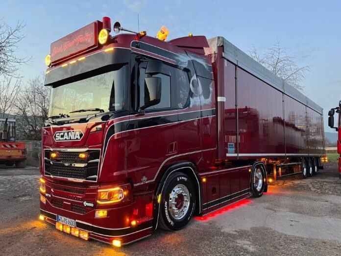 SCANIA  NEXT  GEN 4X2 MET  3 AXLE OPLEGGER  BLACK FOREST TRUCKING - Afbeelding 6