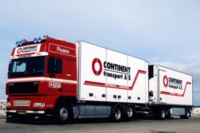 Continent Transport A/S; DAF XF 95 SUPER SPACE CAB RIGED REEFER TRUCK 6X2 TAG AXLE RIGED REEFER DRAWBAR TURNTABLE TRAILER - 5 AXLE
