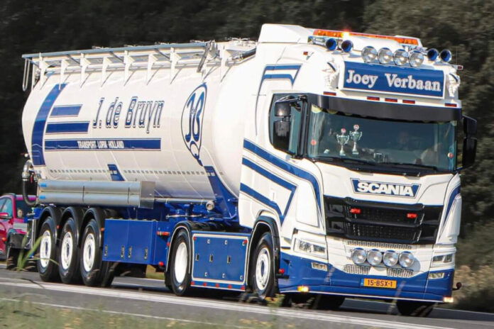 JOEY VERBAAN; SCANIA R HIGHLINE CR20H 4X2 TIPPER BULK TRAILER - 3 AXLE - Afbeelding 3