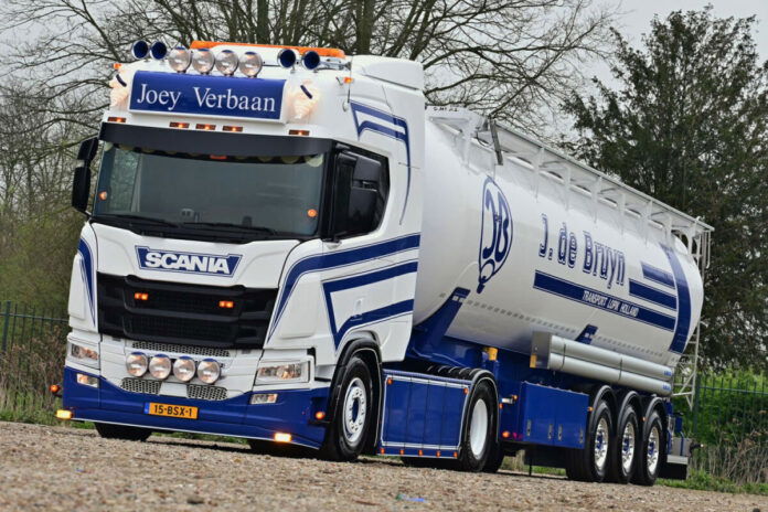 JOEY VERBAAN; SCANIA R HIGHLINE CR20H 4X2 TIPPER BULK TRAILER - 3 AXLE - Afbeelding 4