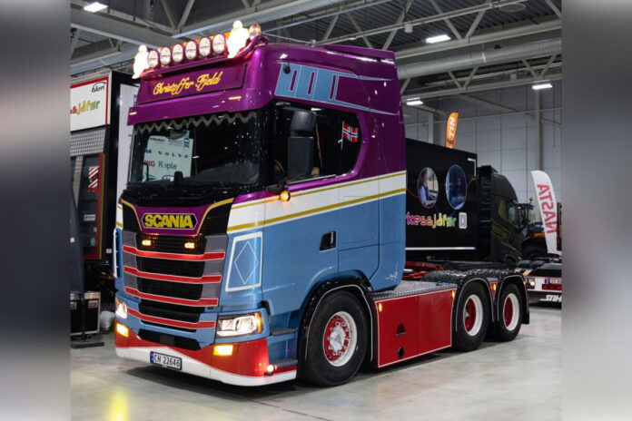 CHRISTOFFER FJELD; SCANIA S HIGHLINE CS20H 6X2 TAG AXLE