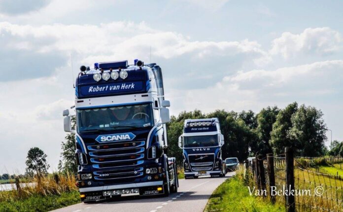 SCANIA R6 TOPLINE 6X2 VOOR LOOPAS KOEL OPLEGGER 3 ASSEN ROBERT VAN HERK  EXCLUSIEF TONTOYS OSS - Afbeelding 8