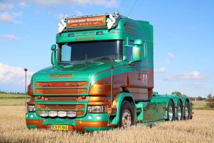 SCANIA TORPEDO HIGHLINE 8X4 HAAKARM MOTORWAGEN MET AANHANGER KILDEBRONDE - Afbeelding 2
