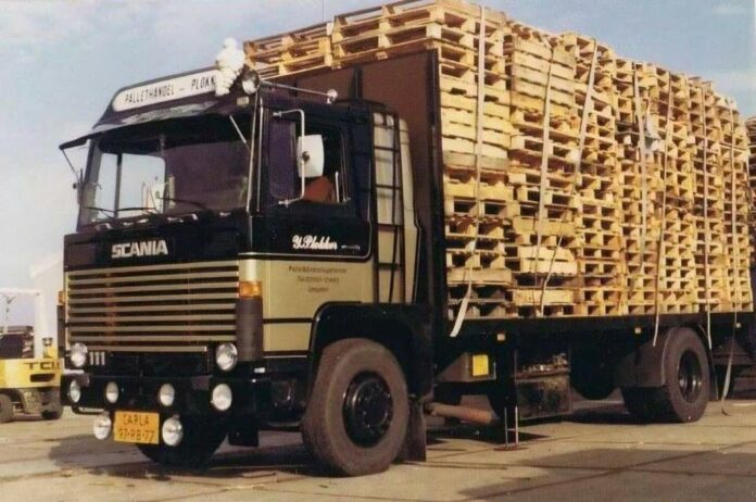 SCANIA  111  4X2  MOTORWAGEN MET VLAKKE AANHANGER  PLOKKER PALLETS - Afbeelding 4