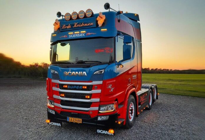 SCANIA R SERIE HIGH ROOF 6X4  BRDR KRISTENSEN
