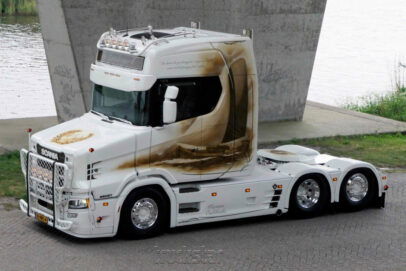 WIERSMA 'DE LASTDRAGER II'; VLASTUIN TORPEDO 6X2 TAG AXLE