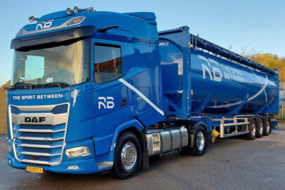 RB LOGISTICS; DAF XG 4X2 TIPPING 40FT BULK CONTAINER TRAILER - 3 AXLE