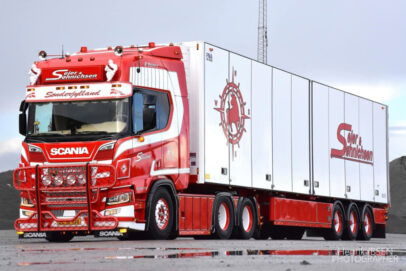 SEJER & SONNICHSEN; SCANIA R HIGHLINE CR20H 6X2 TAG AXLE REEFER TRAILER - 3 AXLE