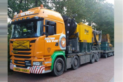 HOLTROP VD VLIST; SCANIA STREAMLINE HIGHLINE RIGED FLATBED TRUCK 8X2 TAG AXLE FLATBED TRAILER - 3 AXLE WITH PALFINGER PK 92002 SH