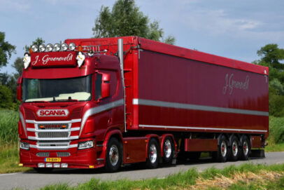 J. GROENEVELD TRANSPORT; SCANIA R NORMAL CR20N 6X2 TAG AXLE VOLUME TRAILER - 3 AXLE