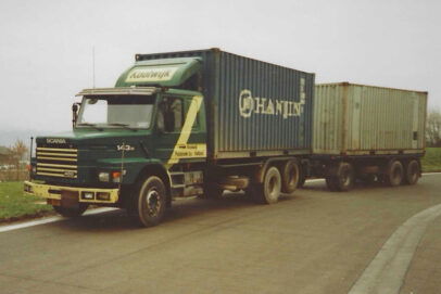 KOOLWIJK; SCANIA 3 SERIES TORPEDO 6X2 TAG AXLE RIGED CONTAINER FRAME TRUCK DRAWBAR TRAILER - 6 AXLE + 2X 20FT CONTAINER