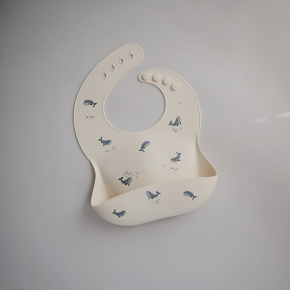Mushie - Silicone BIB Whales - Afbeelding 2