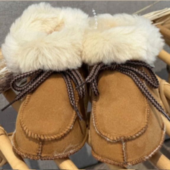 Moalie Spaanse slofjes schapenleer schapenwol duurzame kinderkleding babykleding